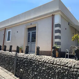Casa vacanze Con Piscina, Mascalucia